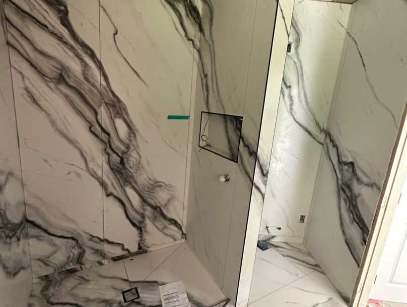 bathroom bathroom